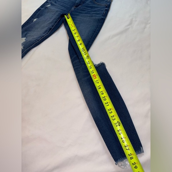 American Eagle Size 4 Dark Wash Distressed Hi Rise Skinny Jegging Jeans - Picture 4 of 10